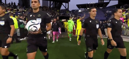 开云体育网址-半场：纳什维尔0-0迈阿密，梅西机会略少，法尔孔伤退